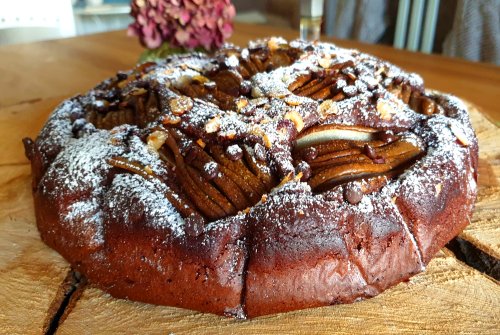 Pear-Chocolate Cake with Hazelnuts