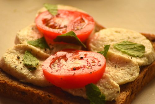 Cashew-Mozarella mit Flohsamenschalen