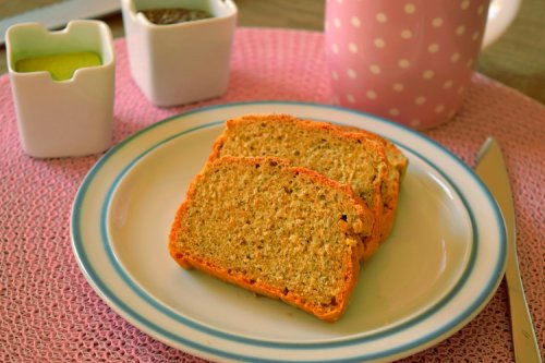 Chia-Brot mit Gerstengras