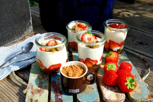 Guarana tiramisu with rhubarb & strawberries