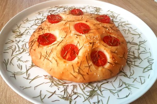 Focaccia met rozemarijn