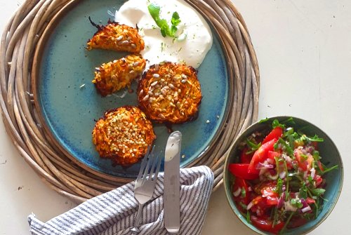 Groentebeignets met moringa & citroen/muntzure room