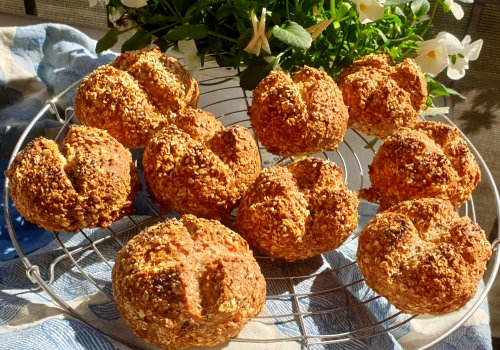 Knusprige Haferbrötchen mit Leinsamen, Chia & Flohsamenschalen