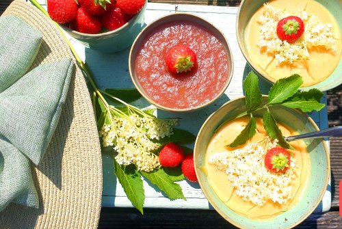 Hollerpudding met rabarber & aardbeien - 3 die het goed met elkaar kunnen vinden ;-)