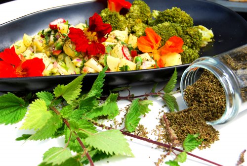 Summer potato salad with capuchin flowers & nettle seeds from our garden