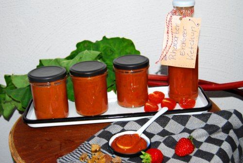 Strawberry Rhubarb Ketchup with Aspermühlen Organic Rhubarb