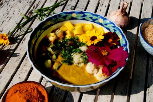 Mango Korma with dates and turmeric