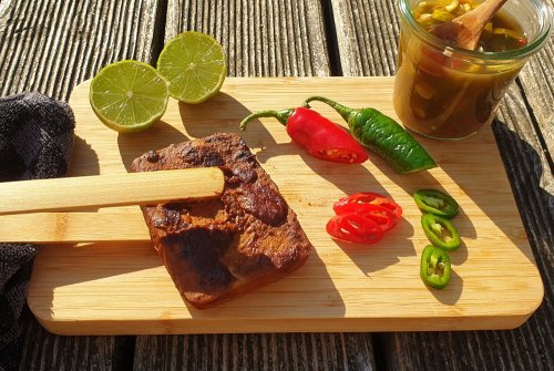 Tofu in een miso-citroenlaagje