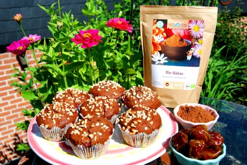 Schoko-Kirsch Muffins mit Bio Kakao und Datteln