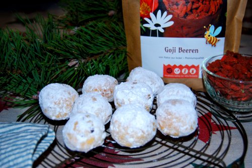 Snowballs confection with goji berries