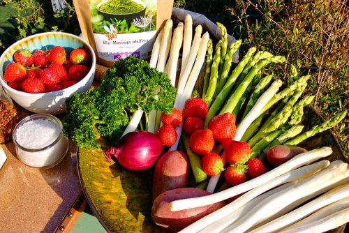 Aspergepannetje met aardappelen en moringa kwark