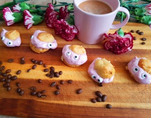 Vegane Windbeutel mit Himbeer-Acerola Füllung