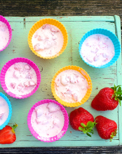 Ice cream confection with strawberry mint