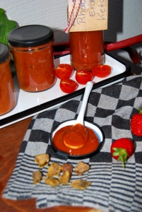Aardbei-rabarber ketchup
