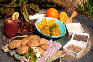 Quinoa Bowl mit Hanfbroetchen