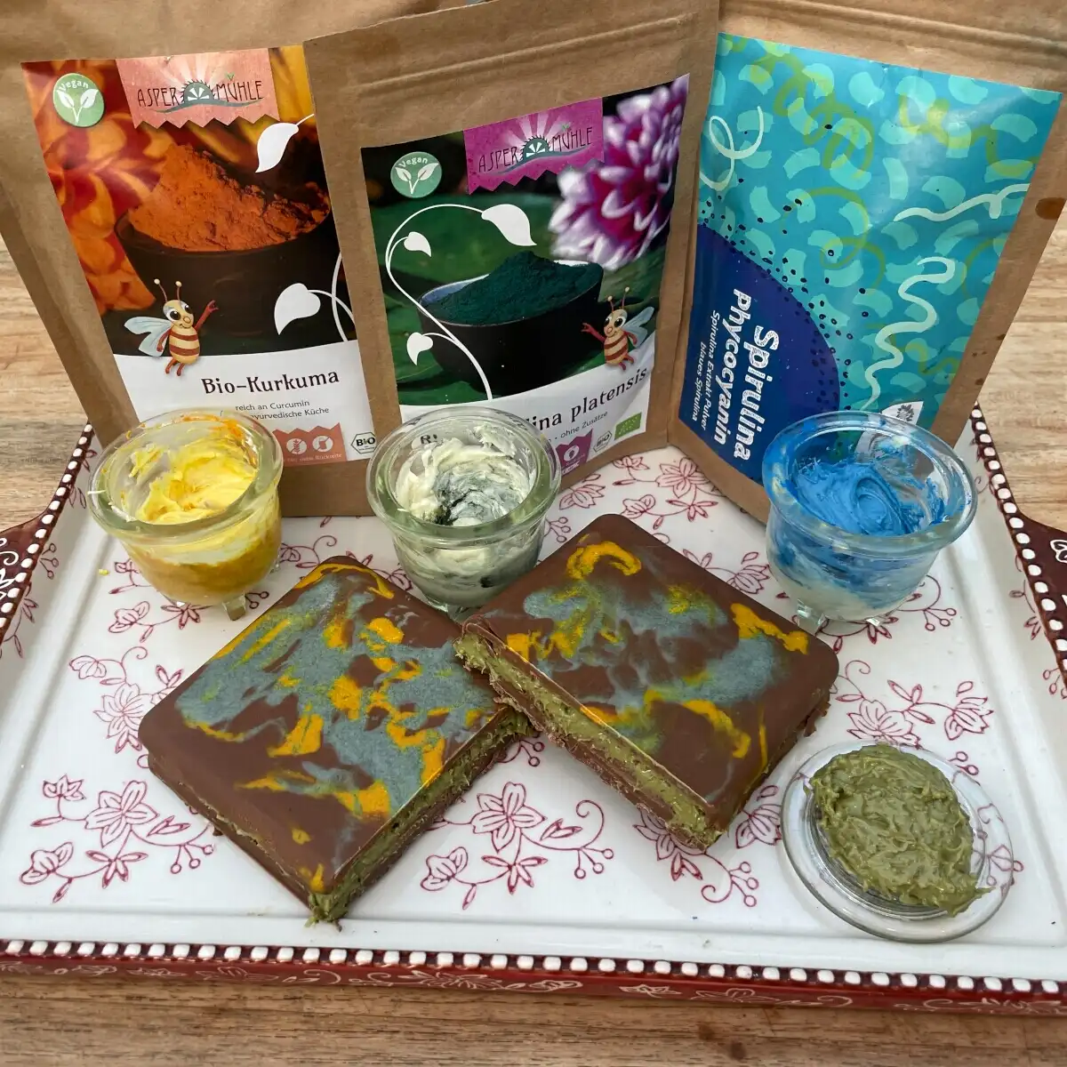 Dubai chocolade met gekleurde decoratie