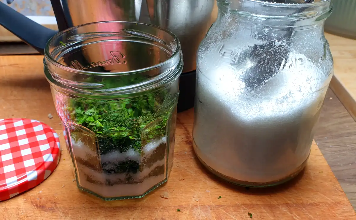 2 jars (close-up)