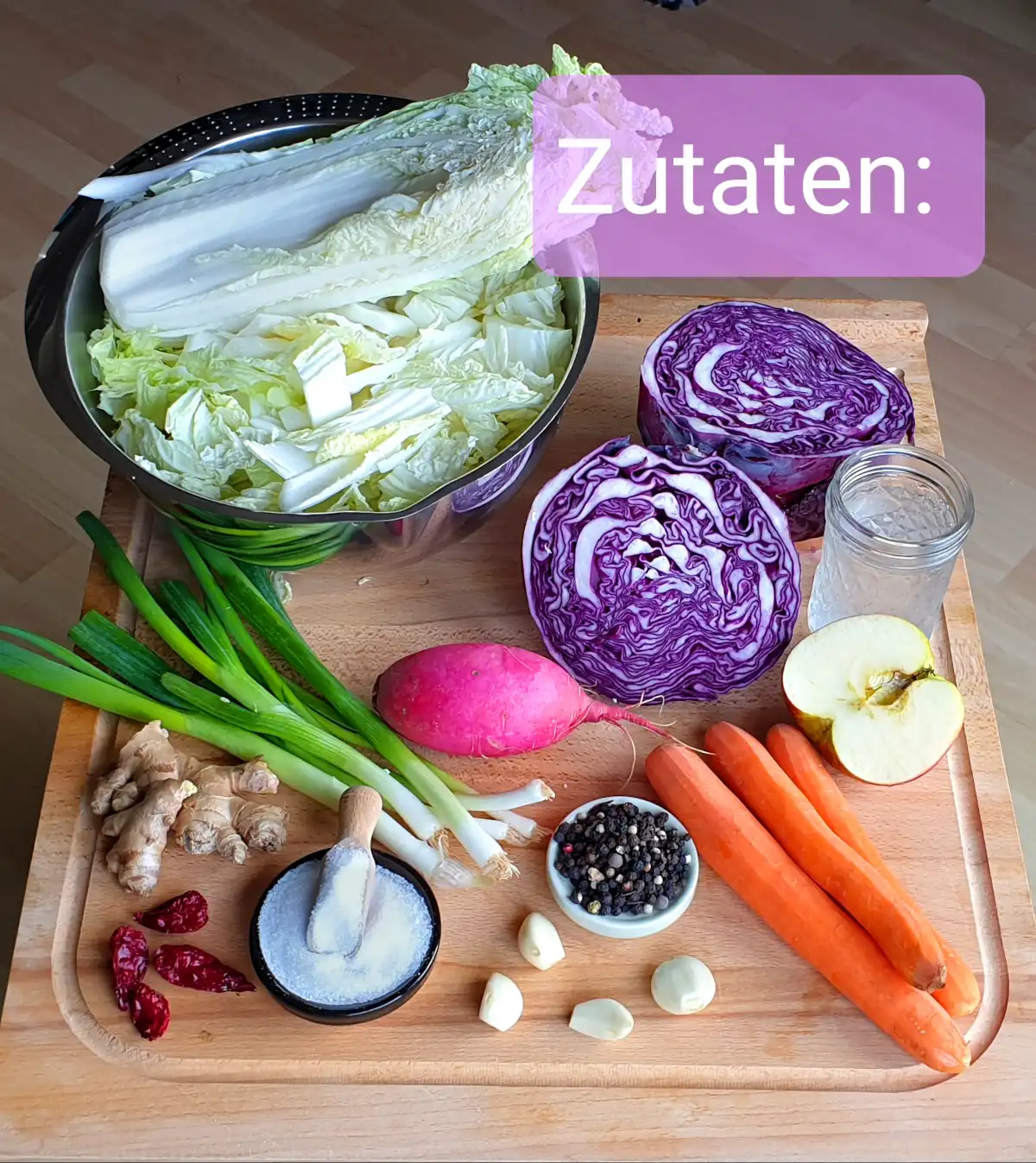„Zutaten für violettes Kimchi