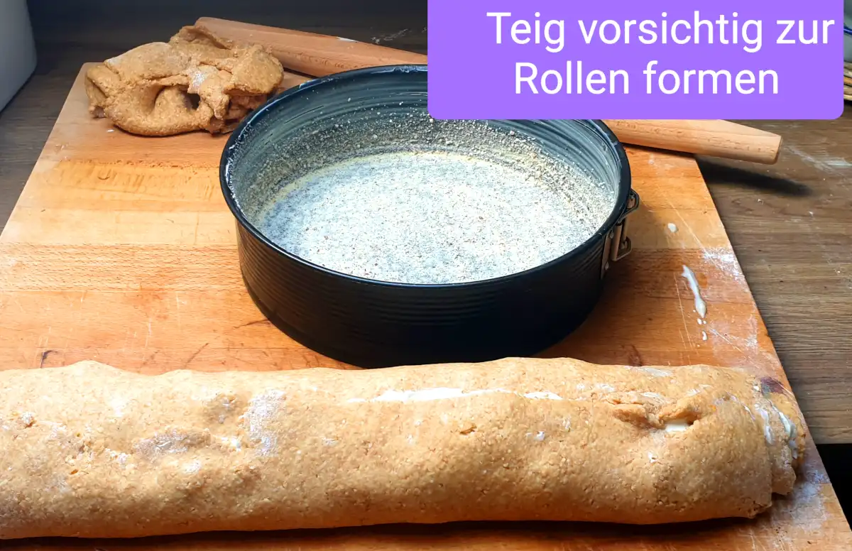 Poppy seed snail dough