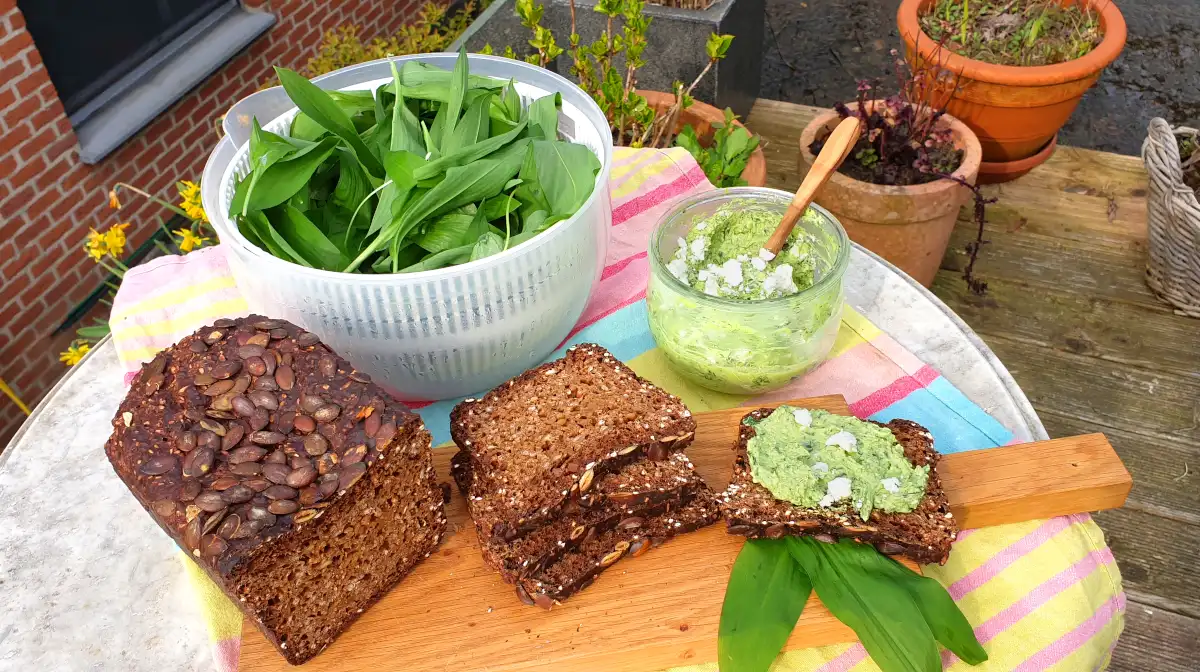 Lower Rhine brown bread and spread