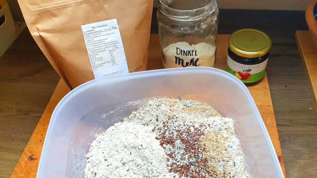 Ingredients for Lower Rhine brown bread