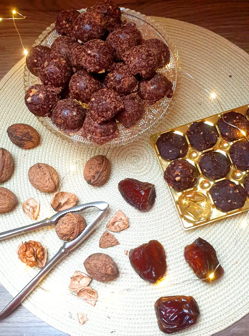 Chocolate walnut balls with dates
