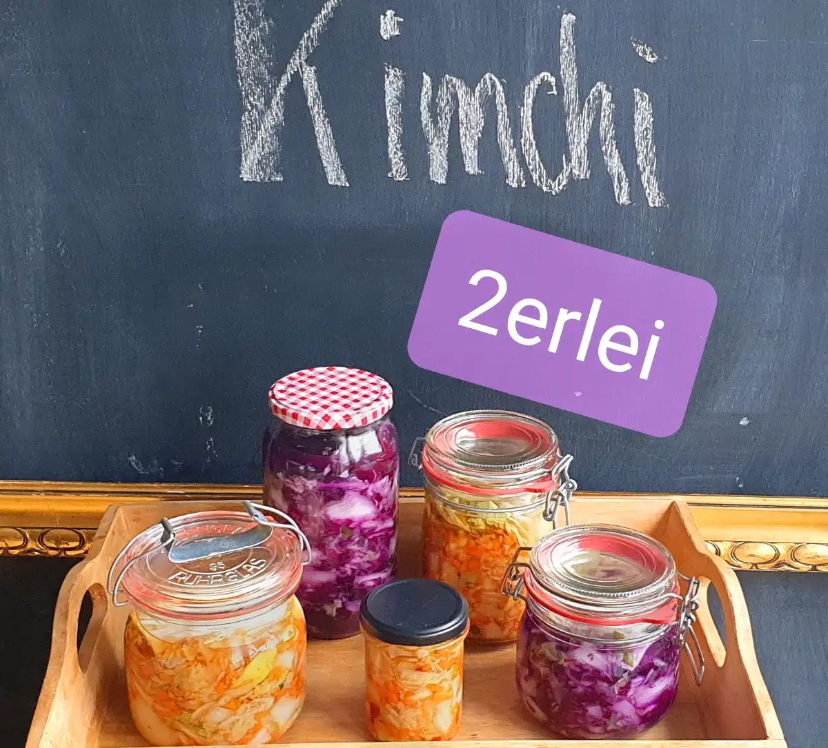 verschiedene Kimchi Sorten im Glas